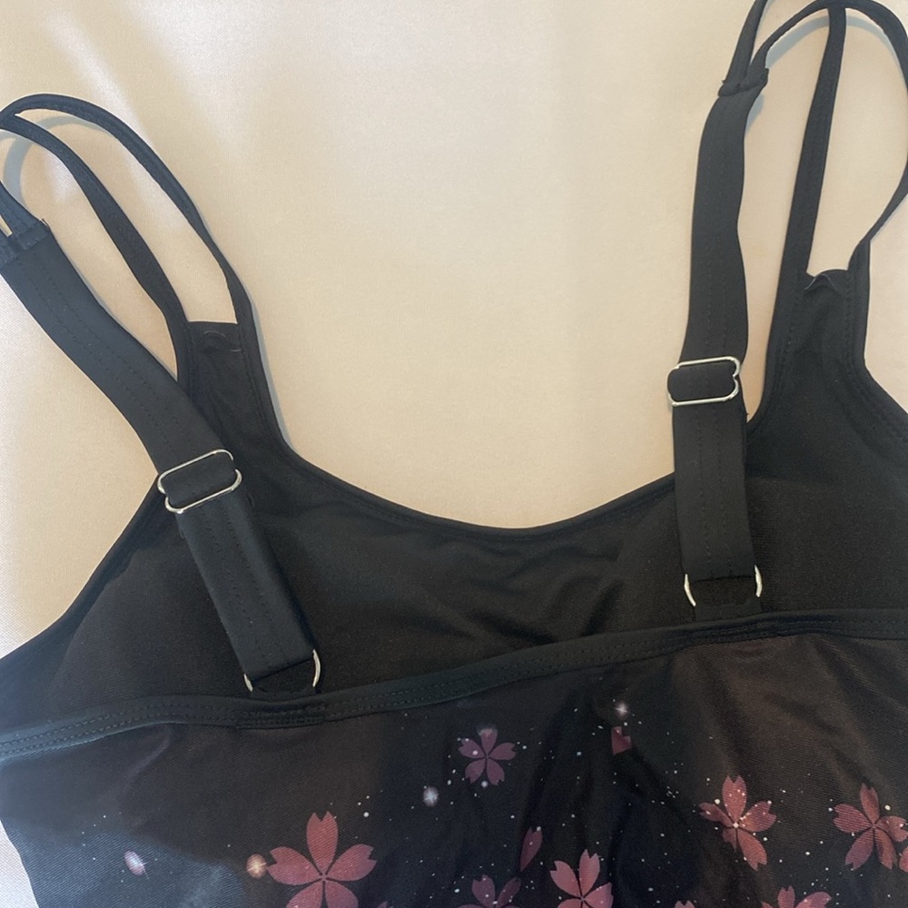 Swimsuit - Picture 3 of 8